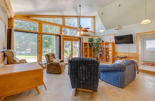 Caldwell Apartment | Cozy Idaho Retreat w/Grill & Fire Pit!