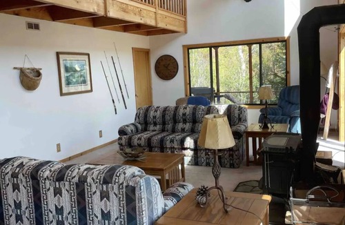 Irwin Cabin | Cozy Lakeview Cabin outside Jackson Hole Pallisades Reservoir