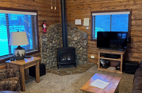 Driggs Cabin | Cozy mountain 3 bed retreat in Driggs