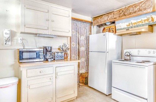 Government Camp Cabin | Cozy Mountain Cabin with Full Kitchen - Close to Town, Skiing & Hiking Trails