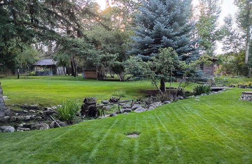 Saddlestring Cabin | Cozy studio cabin in the heart of Story perfect for a short or long term getaway