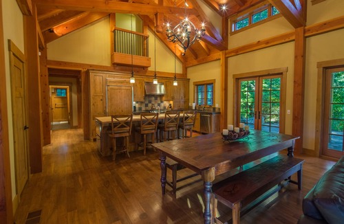 Cle Elum House | Cozy Suncadia Escape! Private | Hot Tub | Green Belt | Long-Term Rentals Only