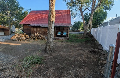St. Anthony Cabin | Cozy, Trailer friendly Cabin in St Anthony ID
