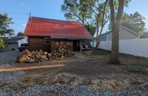 St. Anthony Cabin | Cozy, Trailer friendly Cabin in St Anthony ID