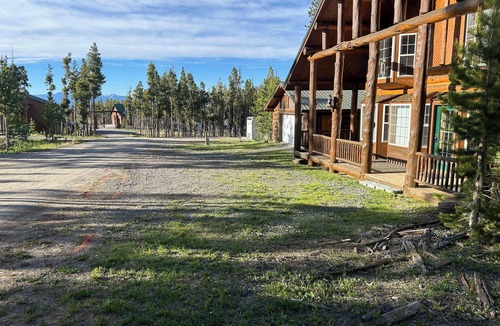 Dubois Cabin | Cracked Noggin Lodge