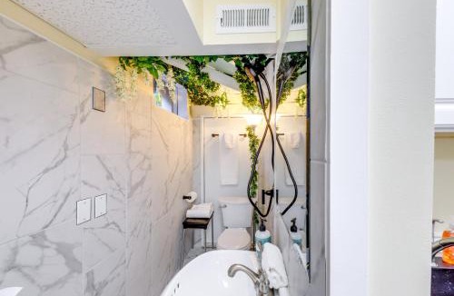 Libby Apartment | 'Crystal Lake Retreat' Studio ~ 5 Mi to State Park