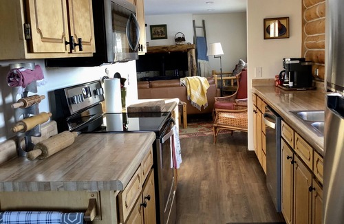Driggs House | Dancing Bear Cabin-Sleeps 8-11! Fantastic views and location/Close to Targheenn