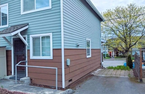 Mount Baker House | Delightful 2-bedroom house in hidden Seattle neighborhood