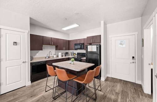 Fairpark Apartment | Delta - Airport - Hot Tub - Prime SLC