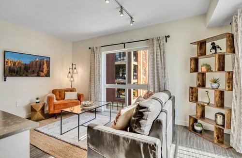 People's Freeway Apartment | Desert at Paperbox