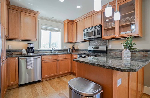 Atlantic House | Designer 3BR Retreat | Steps from Stadiums