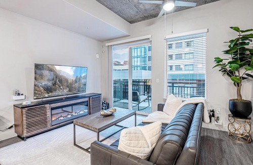 Rio Grande Apartment | Designer - by Convention Center Pool, HTub, 24-7 Gym