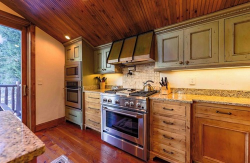 Warm Springs House | Diamond Creek: Luxury retreat at Warm Springs