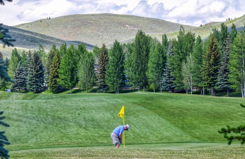 Elkhorn Village Condo | Dog-friendly condo with W/D, seasonal pools & hot tubs