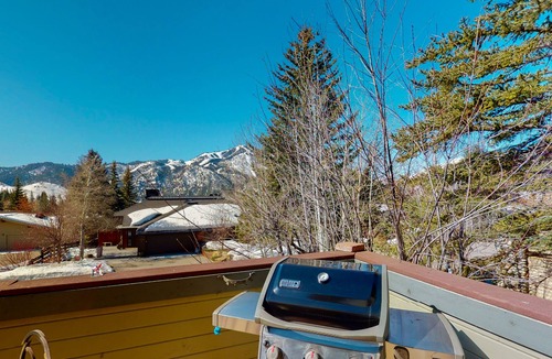Sun Valley House | Dog-friendly, luxury home with game room & mountain views - close to golf