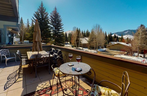 Sun Valley House | Dog-friendly, luxury home with game room & mountain views - close to golf