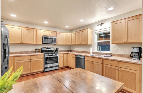 Dover Bay House | Dover Dreamin’ – Lake Life starts here! 3BD, 3BA Retreat, Steps from the Water