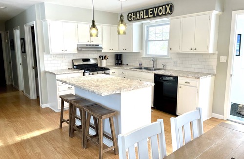 Charlevoix House | DOWNTOWN Charlevoix Home! Aug 23, 29, 30 OPEN!-FANTASTIC location & ratings!
