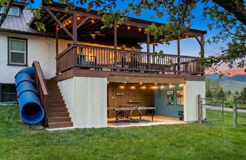 Lava Hot Springs House | Downtown Lava - Views Huge Yard Slide Games