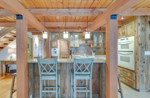 Alpine Cabin | Dreamy Alpine Cabin w/Hot Tub, Fireplace & More!