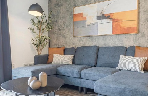 Rio Grande Apartment | DT SLC - King Bed - Gym - Parking - Walk Score 90