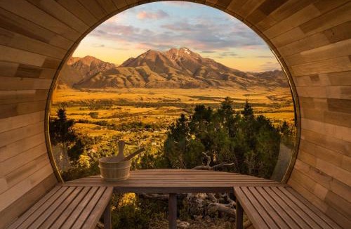Emigrant House | Eagles Wings, Condé Nast Luxe Yellowstone Retreat