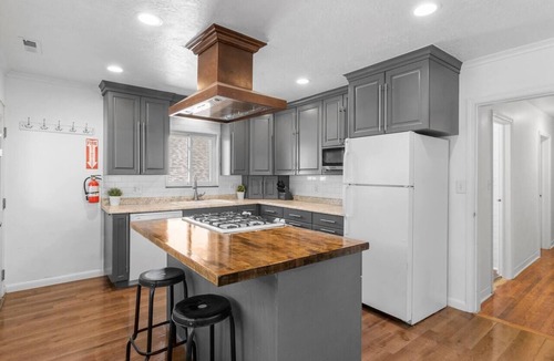 Canyon Rim House | East Millcreek Retreat With Hot Tub