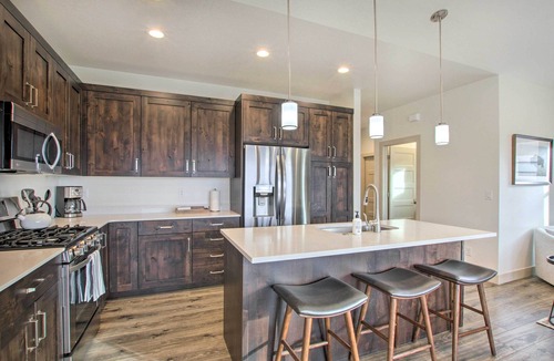 Wolf Creek House | Eden Home w/Stunning View ~ 6 Mi to Skiing!