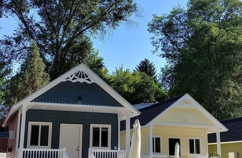 Lava Hot Springs Cottage | Edge Water Lava Hot Springs