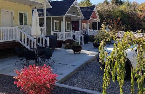Lava Hot Springs Cottage | Edge Water Lava Hot Springs