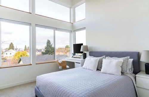 Columbia City Apartment | Elegant 1BR Retreat: Columbia City, Seattle