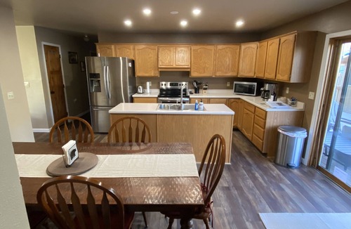 Gardiner House | Elk Haven House - Less than 5 min from Yellowstone Park! Beautiful views!