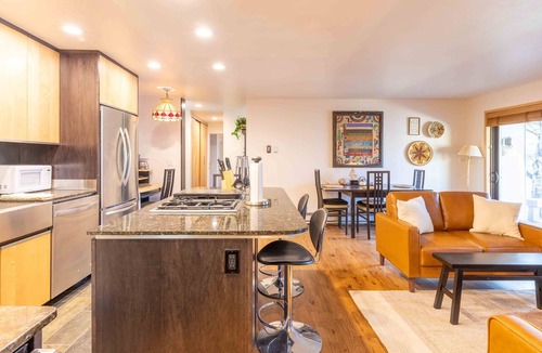 Elkhorn Village Condo | Elkhorn Retreat: Condo with Pond Views, Pool & Pet-Friendly
