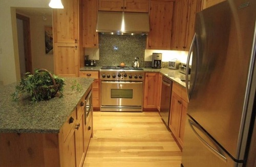 Elkhorn Village Condo | Elkhorn Springs Condo with Elkhorn Amenities