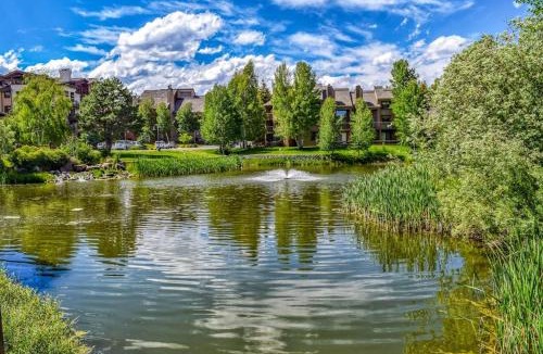 Elkhorn Village House | Elkhorn Springs Retreat