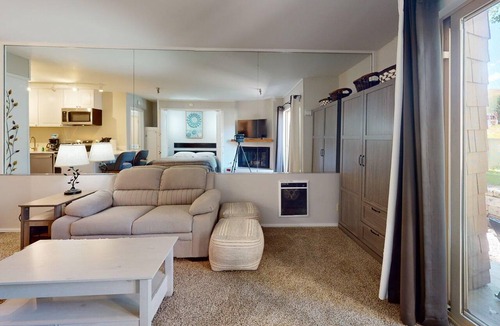 Elkhorn Village Condo | Elkhorn Village Studio 2026- Newly Remodeled Quiet Retreat for One or Two