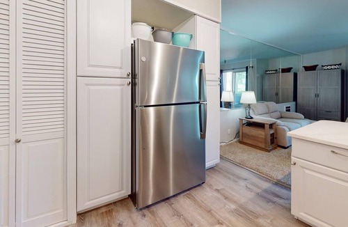 Elkhorn Village Condo | Elkhorn Village Studio 2026- Newly Remodeled Quiet Retreat for One or Two