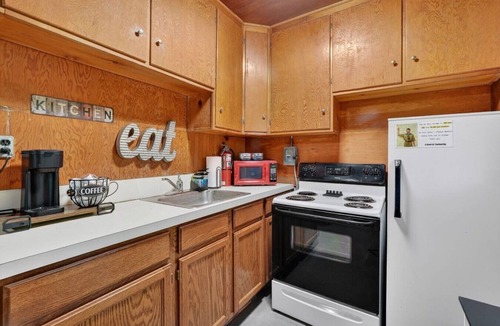 Swan Valley Cabin | Ella`s Cabin at Camp Little Lemhi