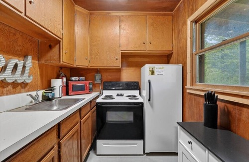 Swan Valley Cabin | Ella`s Cabin at Camp Little Lemhi