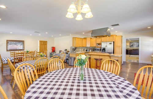 Emigrant Villa | Emigrant Lodge w/Spa: 3 Suites Near Yellowstone