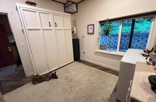 Rollingbay Apartment | Enjoy SaunaShower, HotTub, and eBikes amongst the Meadows - sleep up to 4!