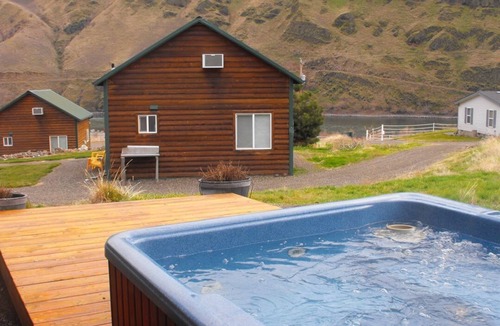 Anatone Cabin | Enjoy some quality family time at the Snake River Rendezvous!