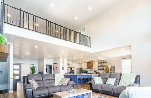 Harbor Village House | Epic Bear Lake Views - Make Lasting Memories at the Lake - Private hot tub