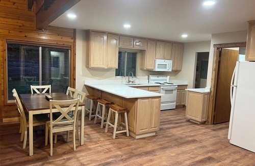 Alpine Cabin | Escape to the Mountains: Lodge with Stunning Views