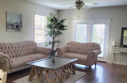 Kaysville House | ✨ European-Style Townhome – Perfect Getaway Near Everything! ✨