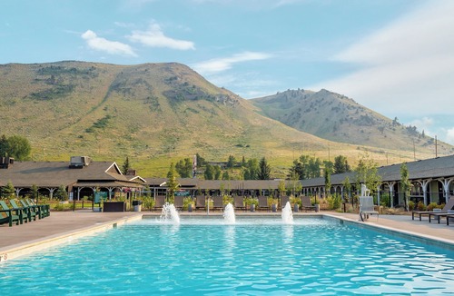 Jackson Apartment | Exciting Outdoor Escapade! Free Parking, Swimming Pool, Pets are Welcome!