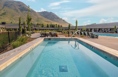 Jackson Apartment | Exciting Outdoor Escapade! Free Parking, Swimming Pool, Pets are Welcome!