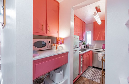 Idaho Falls Cottage | Experience the unique charm centrally located at PINK BLOOM COTTAGE!