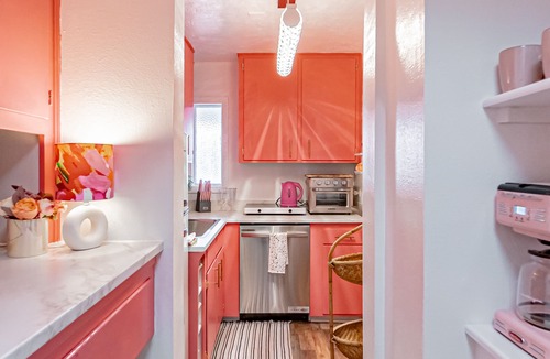 Idaho Falls Cottage | Experience the unique charm centrally located at PINK BLOOM COTTAGE!