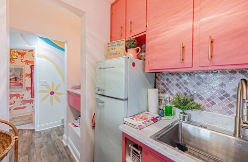 Idaho Falls Cottage | Experience the unique charm centrally located at PINK BLOOM COTTAGE!